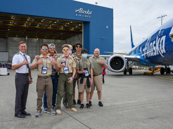 Alaska Airlines Inspires Future Aviators in Hawai at Exciting Aviation Day