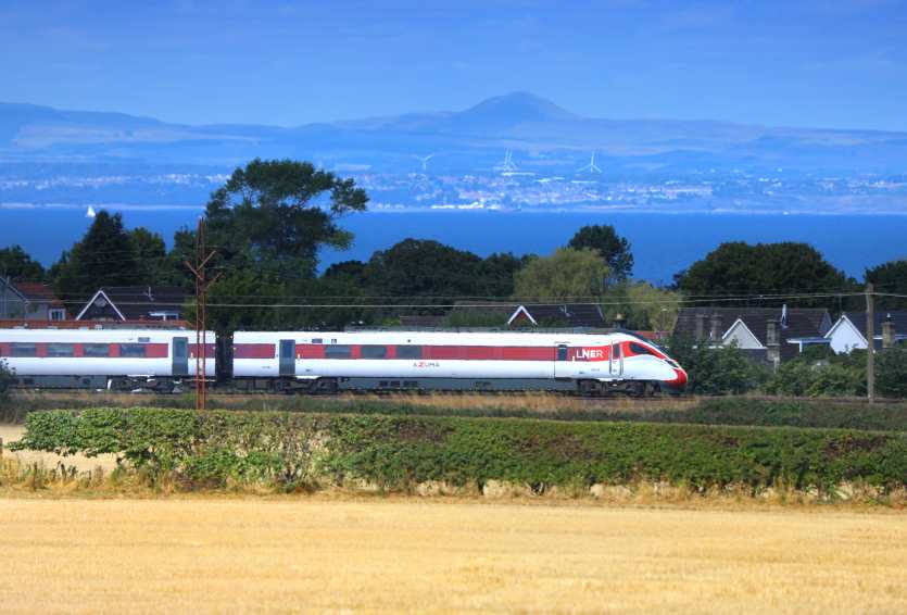 LNER names 1000 London-Edinburgh train as “The Flying Swiftie”