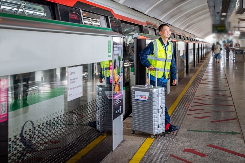 Singapore’s SingPost And Stellar Lifestyle Roll Out New Trailblazing Postal Collection Service via SMRT-operated trains